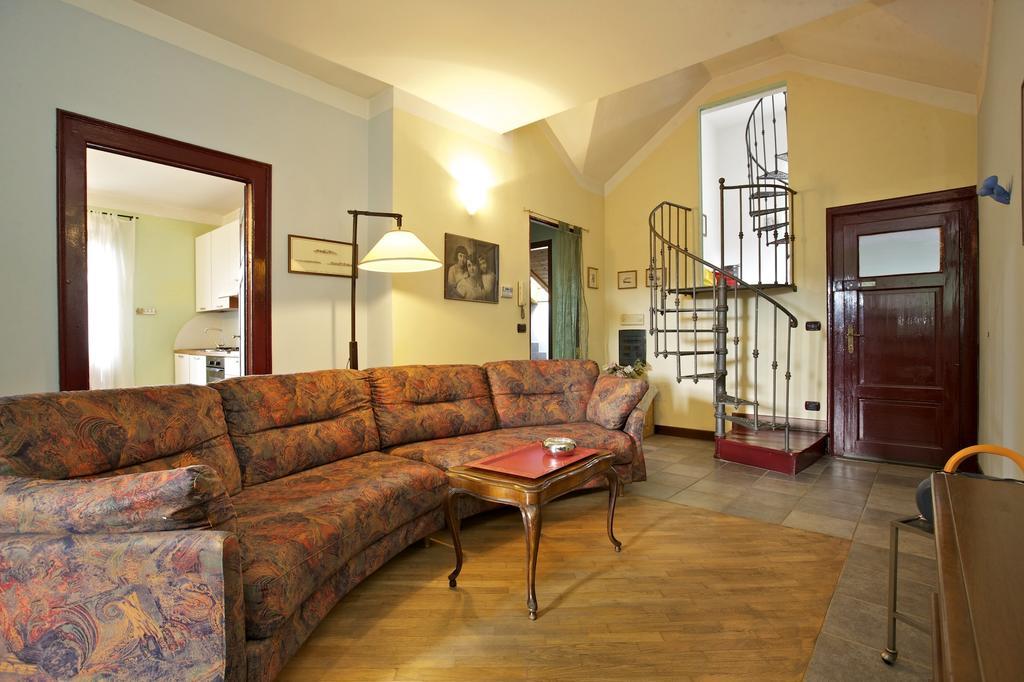 La Torretta Apartment แวร์บาเนีย ภายนอก รูปภาพ